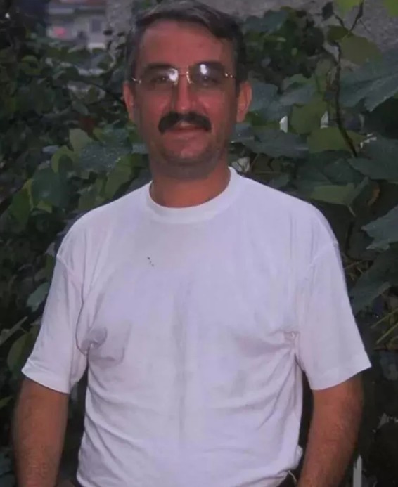 Ünlü yönetmen yaşamını yitirdi!